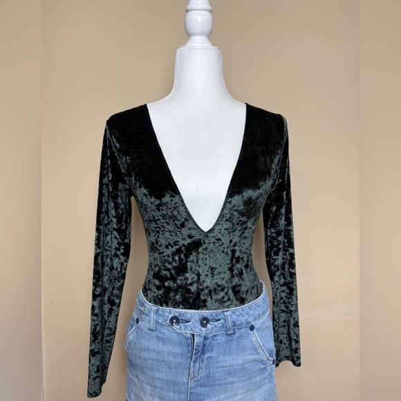 Victoria’s Secret Crushed Velvet Green Body Suit size XS - Picture 3 of 11
